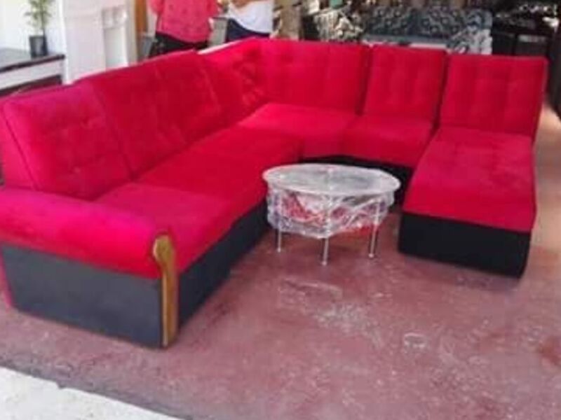 Mueble esquinero rojo