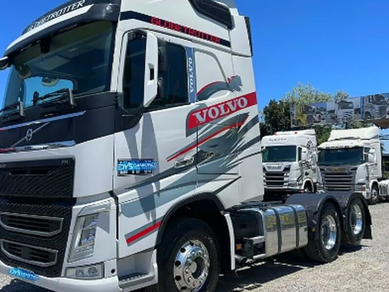 Tracto camión Volvo FH500 2 en San Bernardo