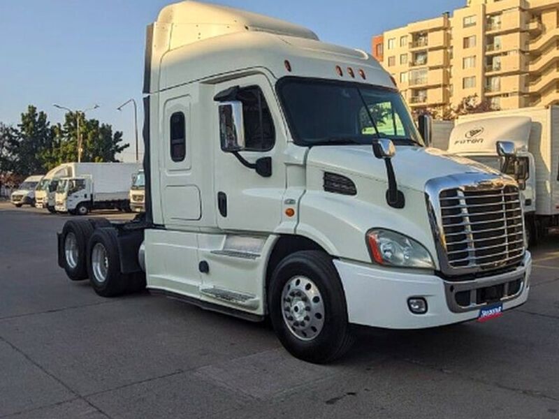 TRACTO CAMIÓN FREIGHTLINER CASCADIA 113 SLP