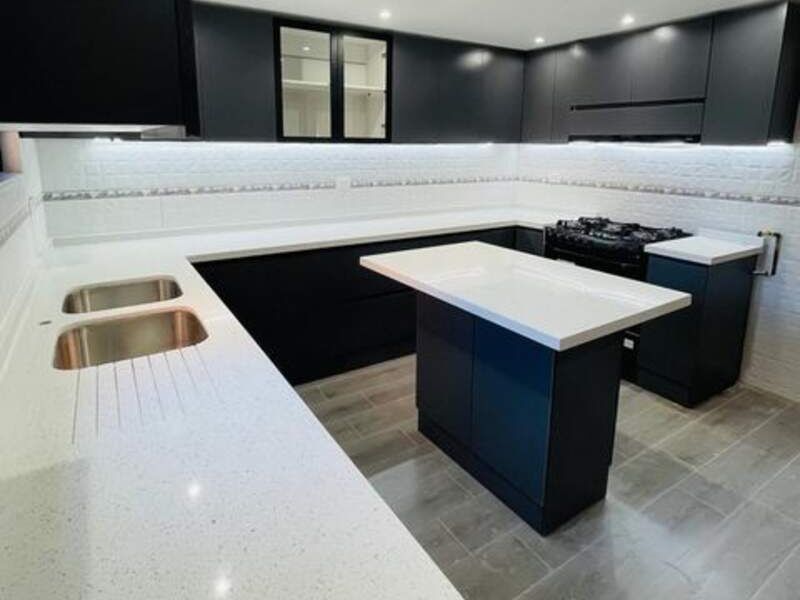 Cocina en blanco y negro