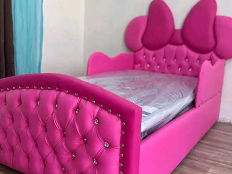 Cama minimalista Minie Chile
