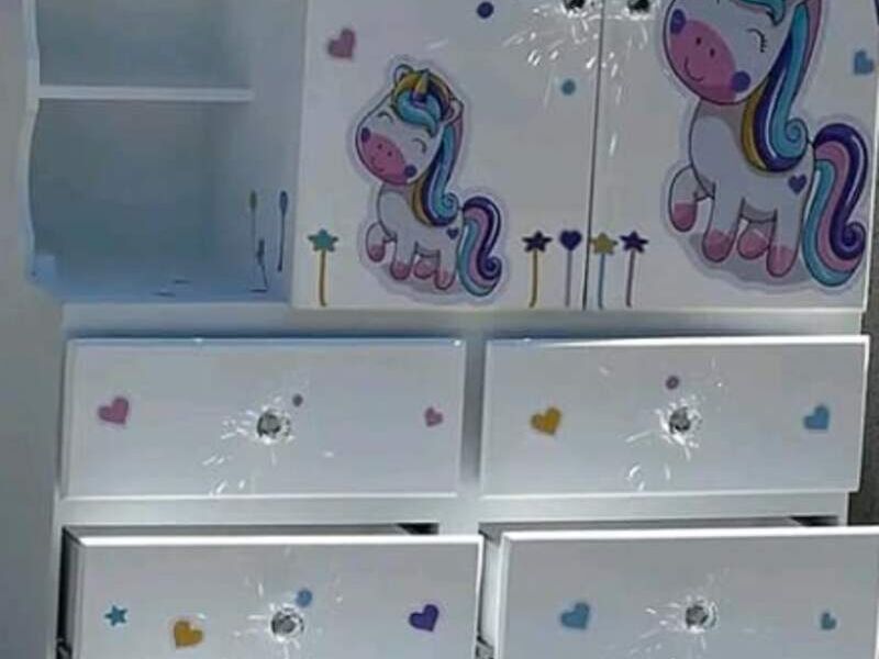 Closet pony blanco Chile