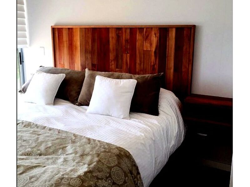 Respaldar cama cafe liso madera Chile