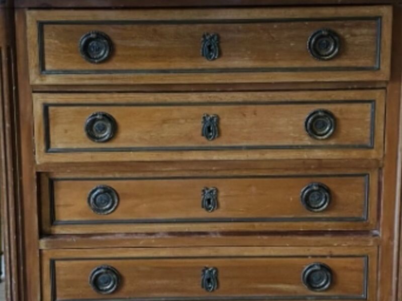 Cómoda moldeada madera Chile