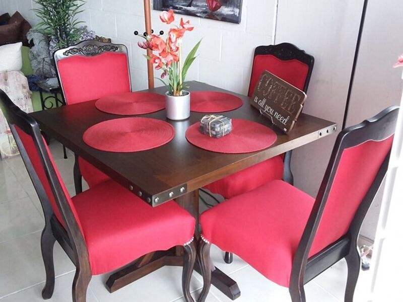 Mesa comedor Neo roja Vitacura 