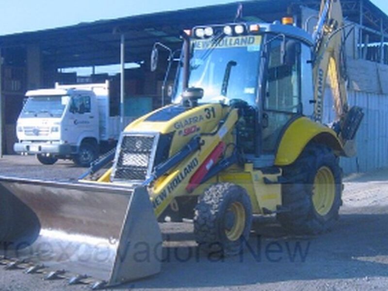 Retroexcavadora New Holland 4x4 Chile