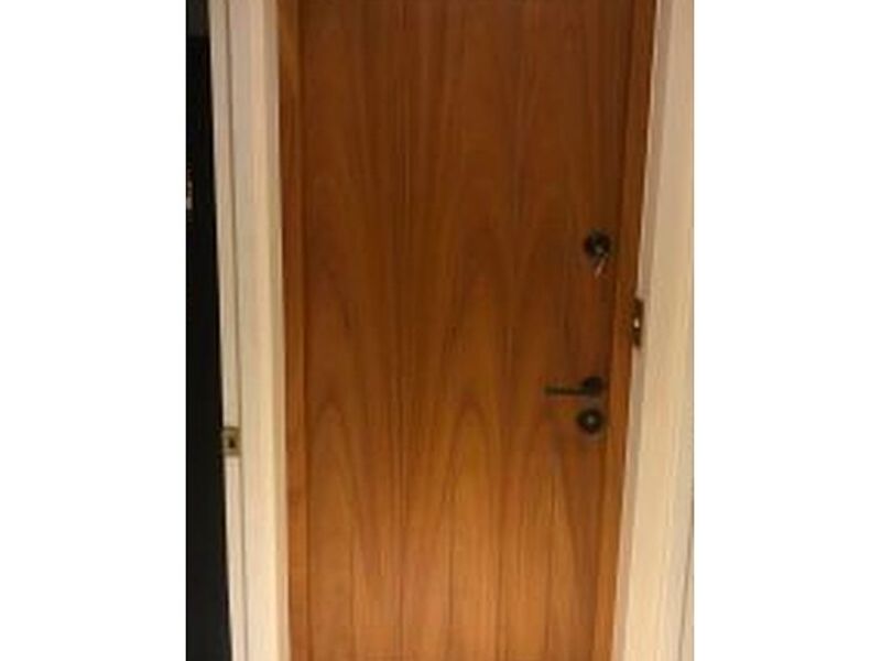 Puerta de Seguridad Madera Cedro Africano 