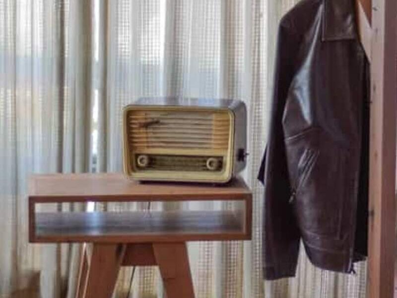 Perchero madera pedestal jirafa Chile