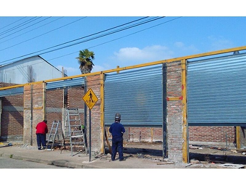 Instalación Cortinas Metálicas Chile 