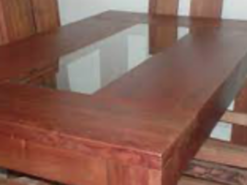 MESA COMEDOR PUERTO NATALES