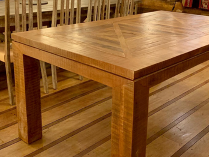 MESA FAMILIAR PUCON