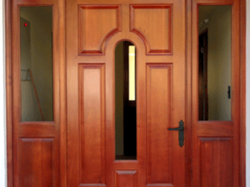 Puerta de madera San Bernardo