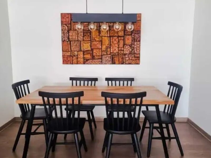 Mesa con base delgada Malloa