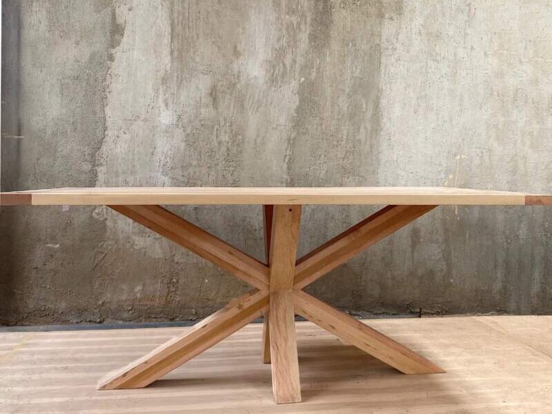 Mesa de comedor de madera maria Santiago