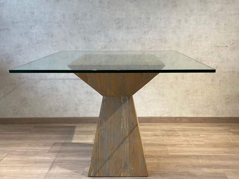 Mesa de comedor Plinto Vitacura