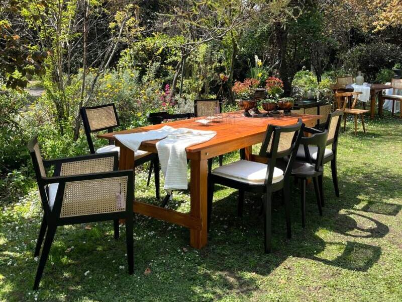 Mesa de Comedor Aru de Pino Vitacura