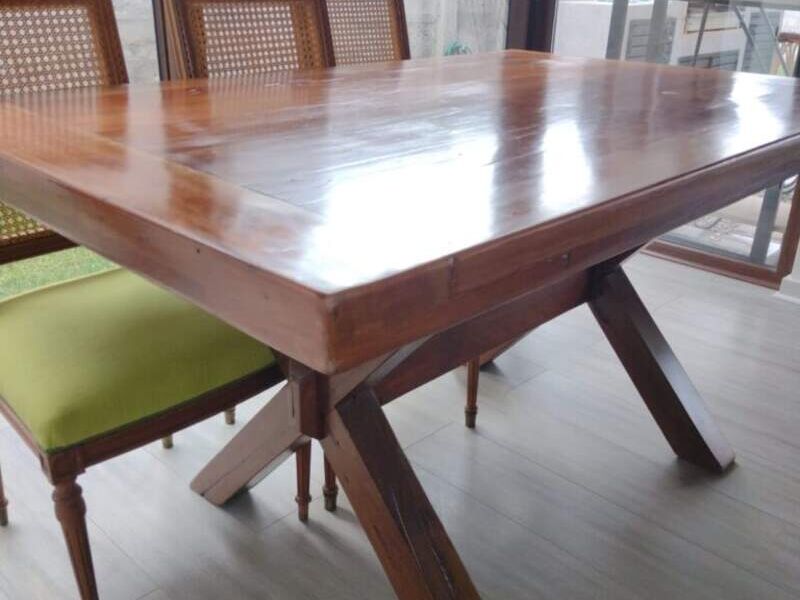 Mesa de comedor de roble Santiago