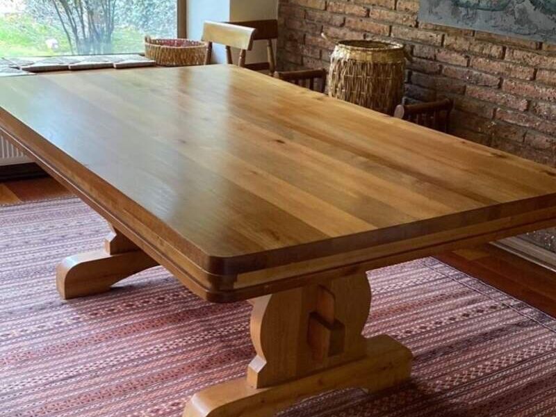 Mesa comedor de raulí Santiago