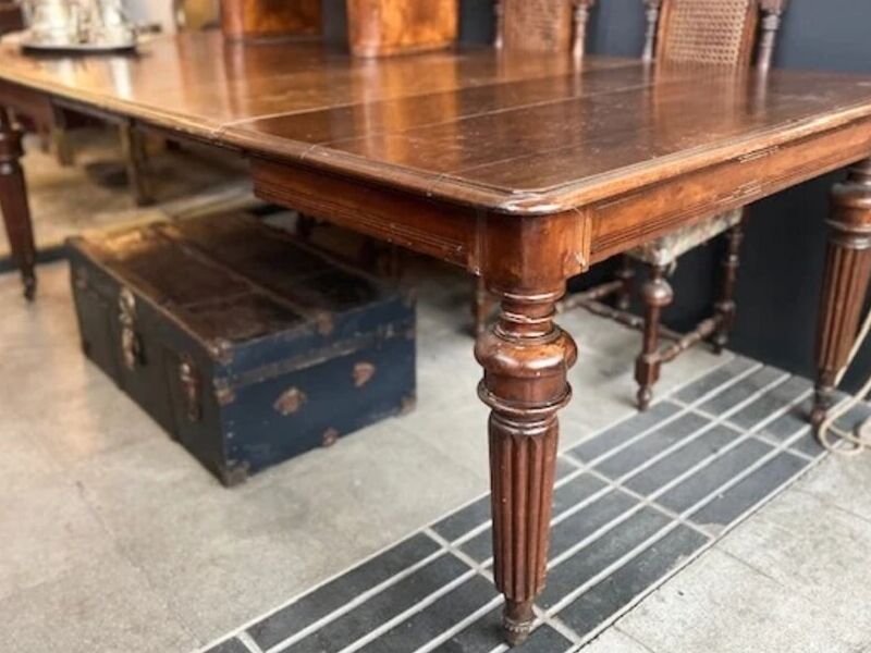 Mesa de comedor con ruedas Santiago