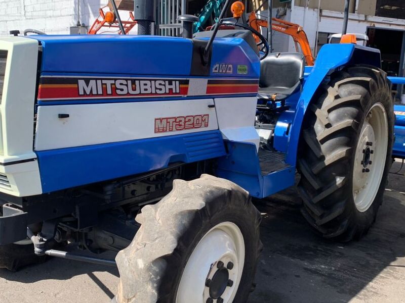 Tractor agrícola Mitsubishi
