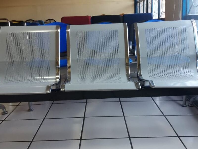 silla de espera metalica en chile