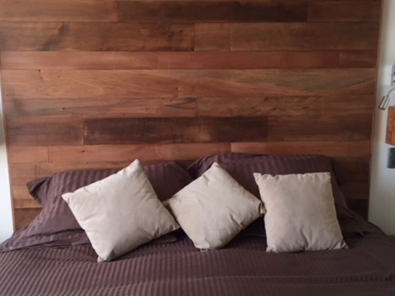 Respaldos de cama de  madera