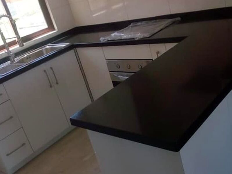 Cocina granito negro Chile 