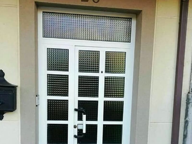 Puerta elegante 3 puntos seguridad Chile