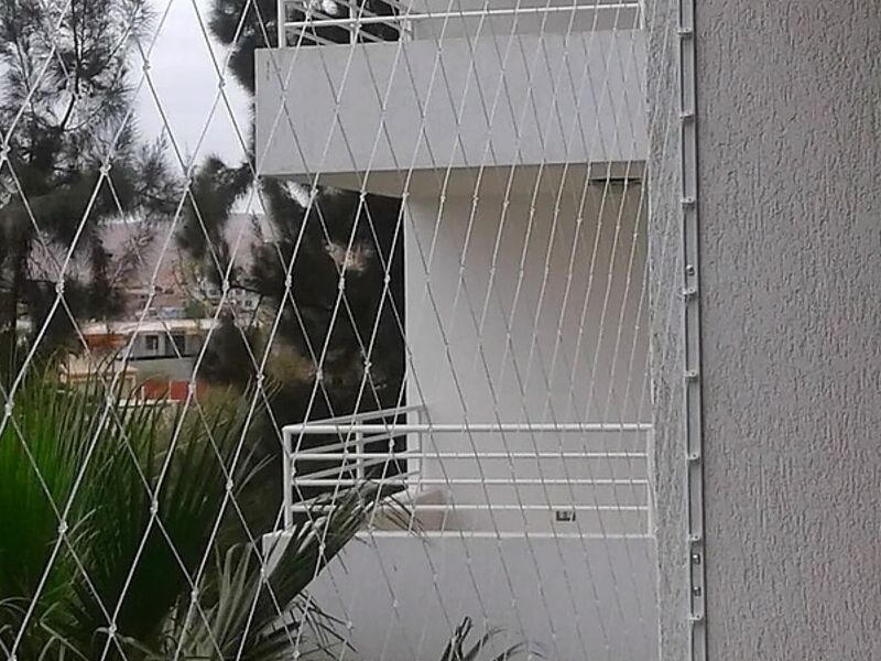 Instalación de mallas para balcones Arica