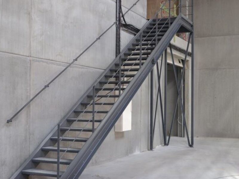 escalera metálica en Santiago