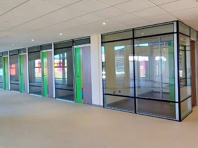ARQUITECTURA OFICINAS VIDRIOS CHILE