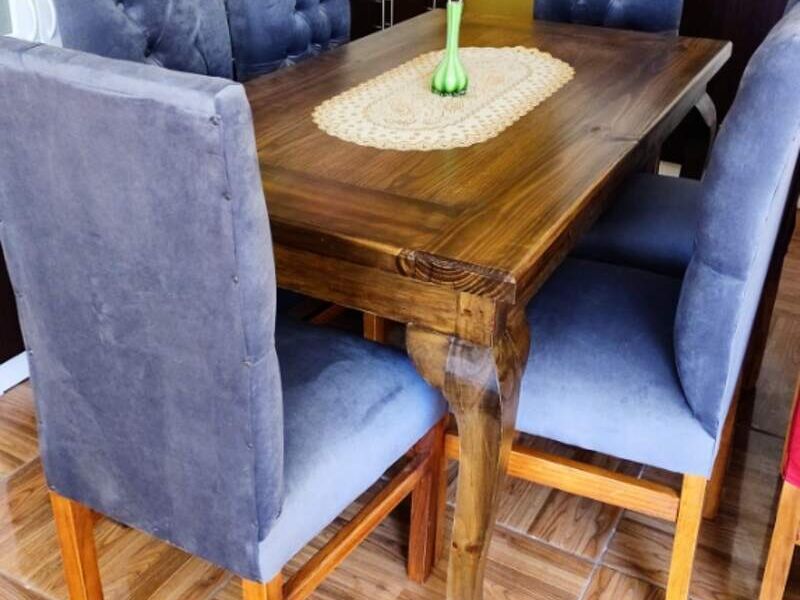 Comedor tapizado gris Chile