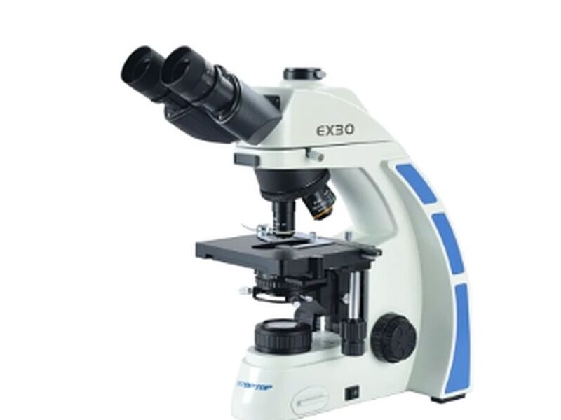 Microscopio biológico Trinocular 