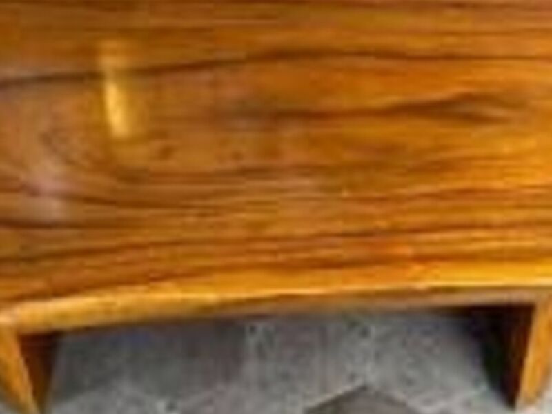 Mesa centro madera nativa ciprés Chile