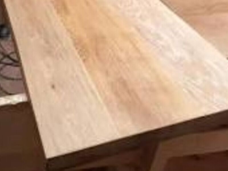 Mueble TV madera nativa mañío Chile