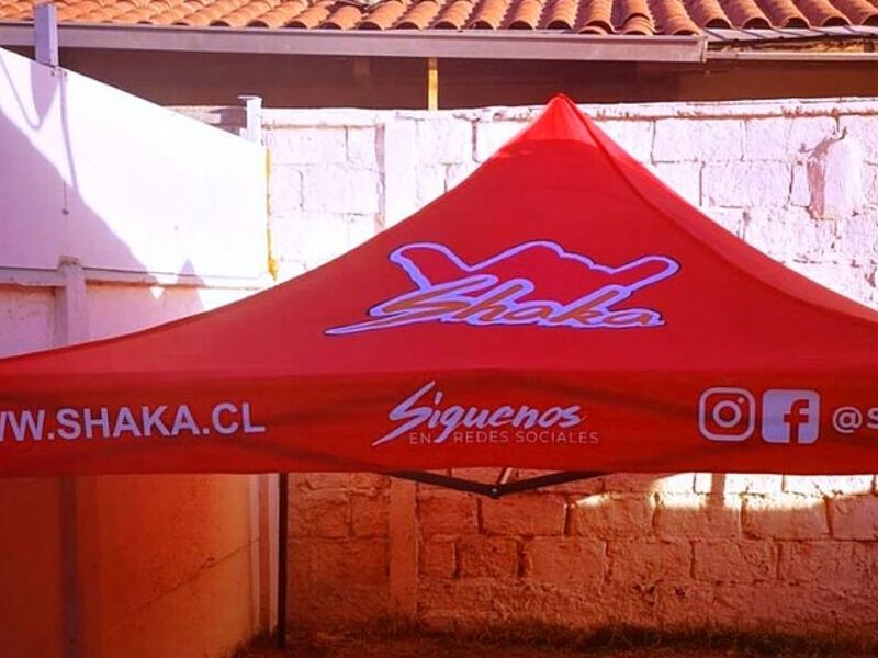 Toldo Rojo Retractil Chile