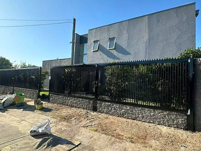 Portón negro Chile
