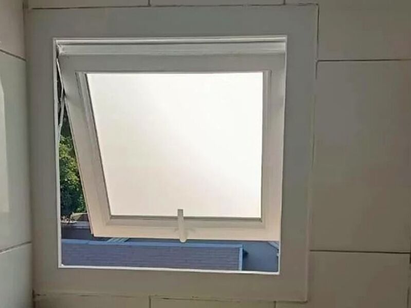 Ventana proyectante Chile