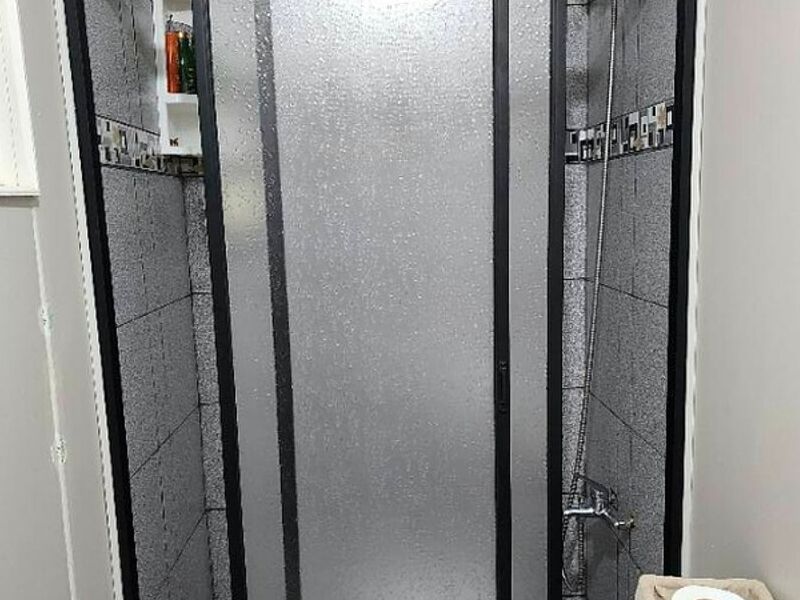 Showerdoor negro Chile