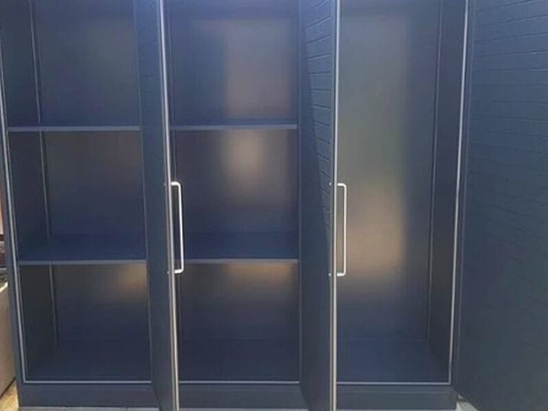 Closet metal