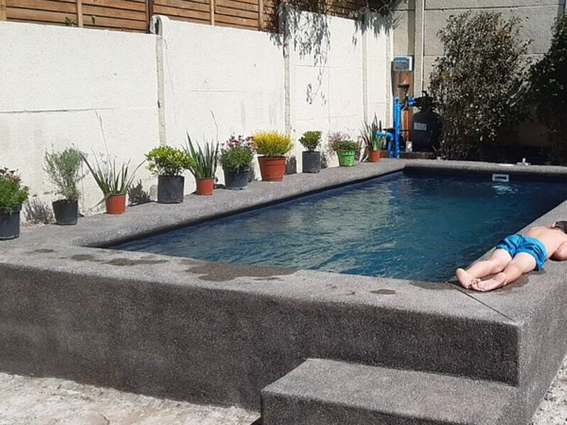 Piscina gris Chile