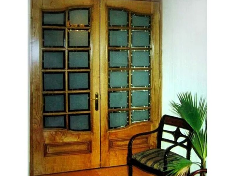 Puerta de madera castaño Chile