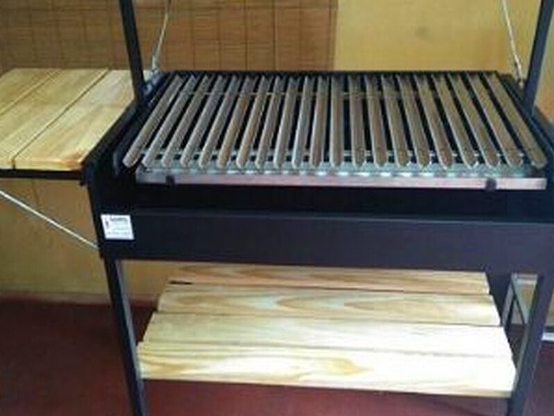 PARRILLA CON SOBRE DE MADERA