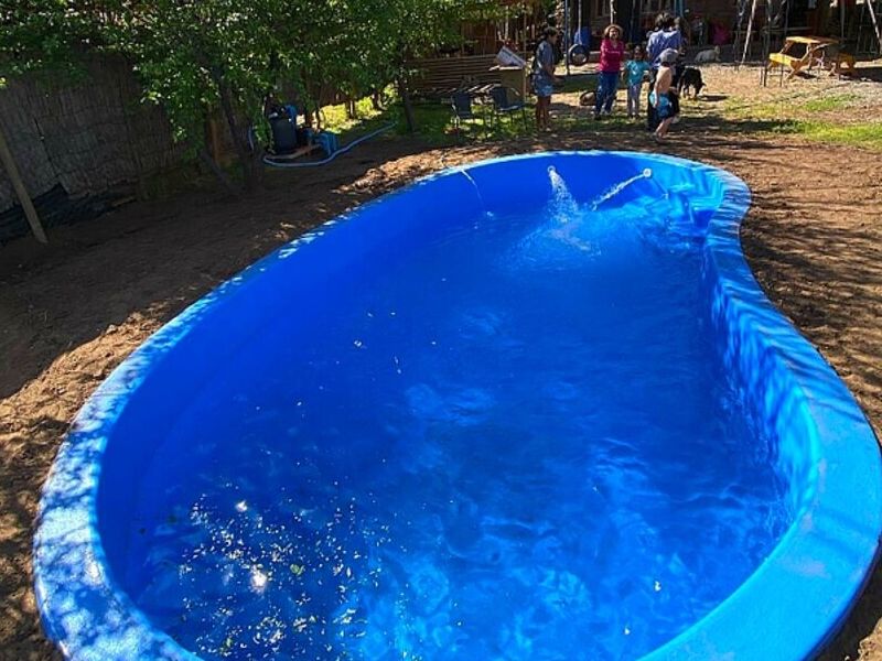 Piscina oval Chile
