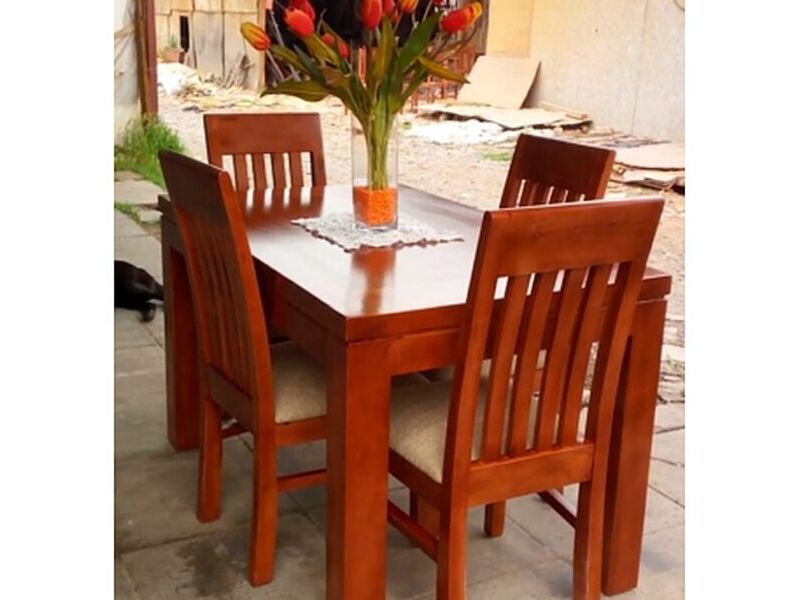 Comedor 4 sillas Chile