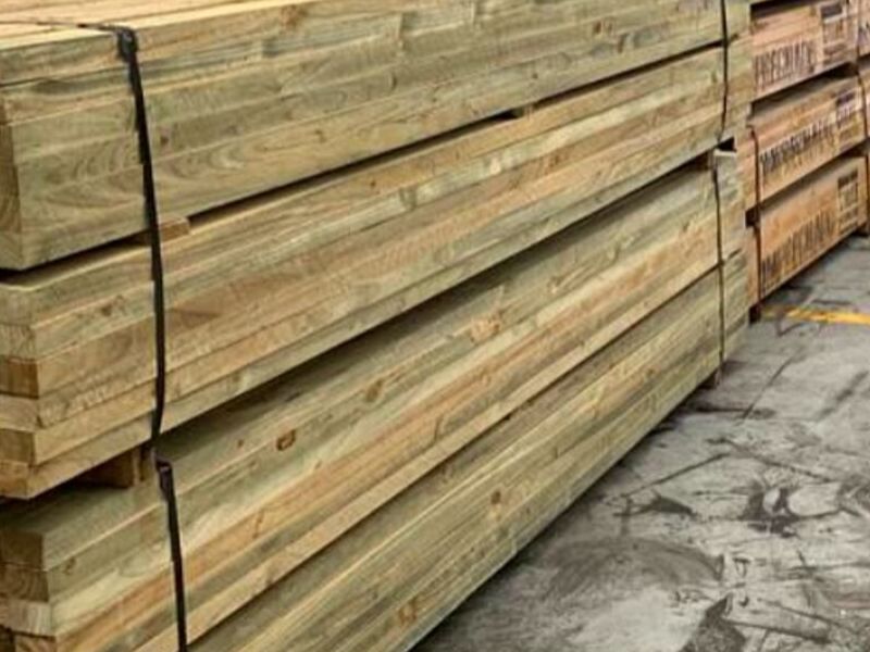 Madera impregnada pino chilo