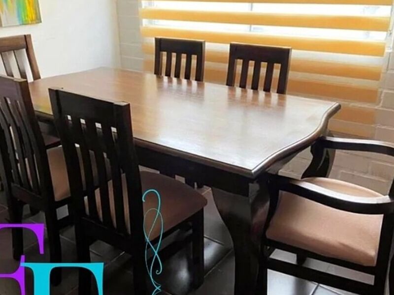 Comedor de 6 sillas con 2 comensales