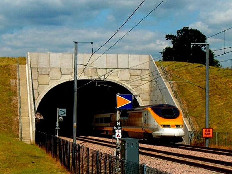 Túneles ferroviarios bajo terraplenes Chile
