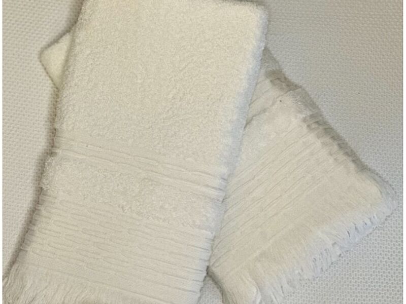 SET 2 TOALLAS LABRADA FLECOS 620GR/M2 CHILE