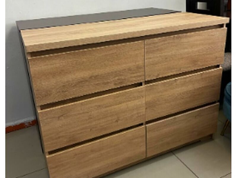 Cómoda madera distintos marrones 